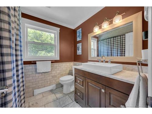 24 Beach Dr, Rothesay, NB 