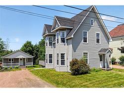 12-12A Weldon ST Sackville, NB E4L 4N2