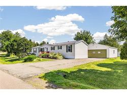 8 Lausanne ST  Moncton, NB E1H 2Y4