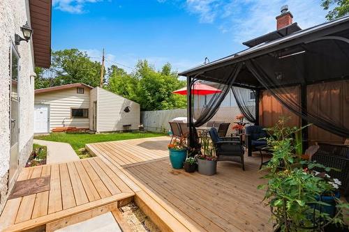 411 Leighton Ave, Winnipeg, MB 