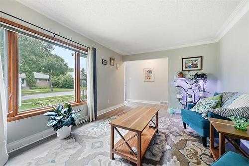 411 Leighton Ave, Winnipeg, MB 