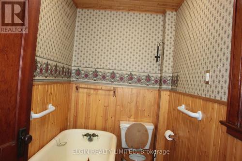 upper bathroom - 44356 Talbot Line, Central Elgin, ON 