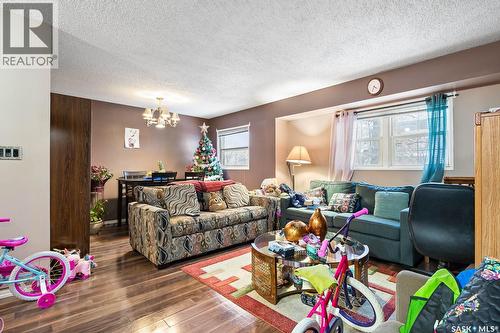 4008 Dewdney Avenue, Regina, SK 