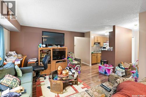 4008 Dewdney Avenue, Regina, SK 