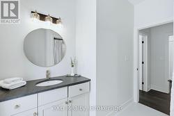 Main Floor 4-pc - 