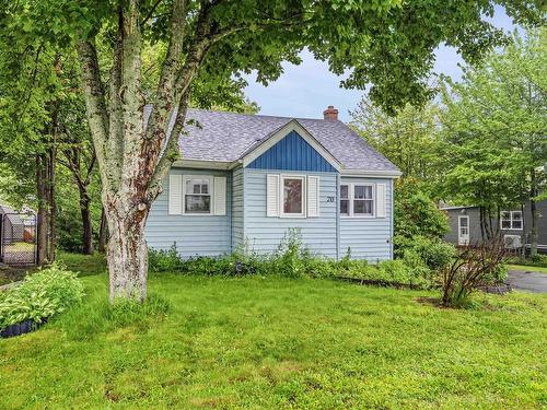 20 Pine Grove Drive  Halifax, NS B3R 1S1