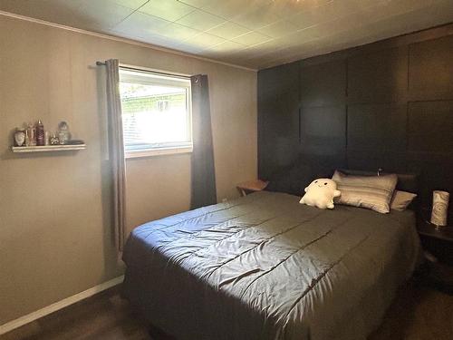 6080 Highway 11, Emo, ON - Indoor Photo Showing Bedroom