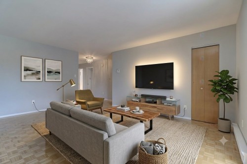 Salon - 6045 Rue Jogues, Montréal (Le Sud-Ouest), QC - Indoor Photo Showing Living Room