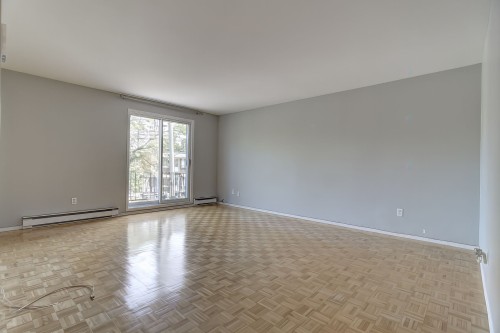 Salon - 6045 Rue Jogues, Montréal (Le Sud-Ouest), QC - Indoor Photo Showing Other Room