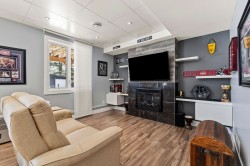 Family Room - 