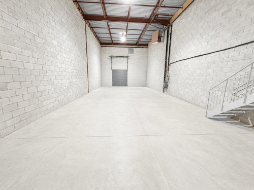 Warehouse - 2298 Ch. St-François, Dorval, QC 