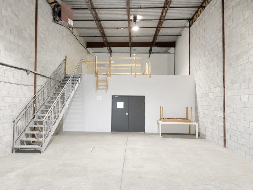 Warehouse - 2298 Ch. St-François, Dorval, QC 