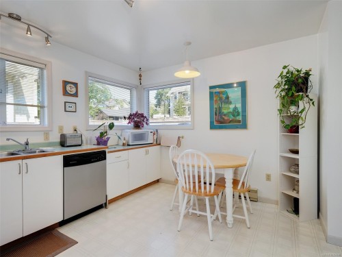 1230 Richardson St, Victoria, BC 