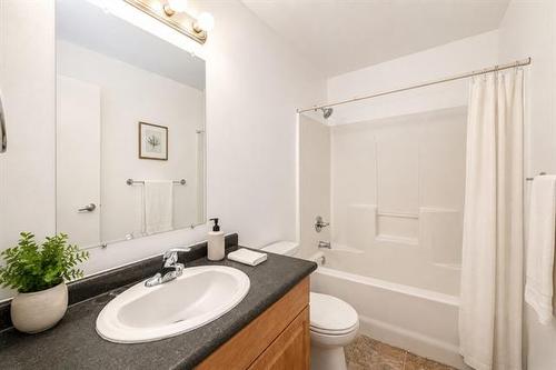 289 Simcoe St, Winnipeg, MB 