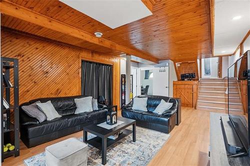 255 St Martin Blvd, Winnipeg, MB 