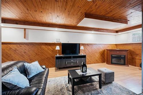 255 St Martin Blvd, Winnipeg, MB 