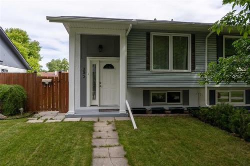 255 St Martin Blvd, Winnipeg, MB 
