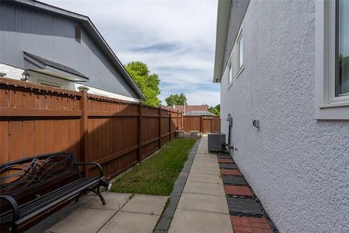255 St Martin Blvd, Winnipeg, MB 