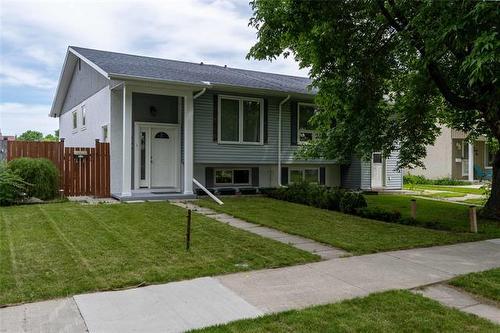 255 St Martin Blvd, Winnipeg, MB 