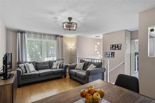 255 St Martin Blvd, Winnipeg, MB 