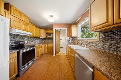 423 Parkview St, Winnipeg, MB 