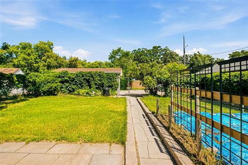 423 Parkview St, Winnipeg, MB 