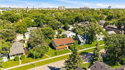423 Parkview St, Winnipeg, MB 