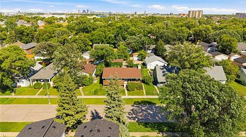 423 Parkview St, Winnipeg, MB 