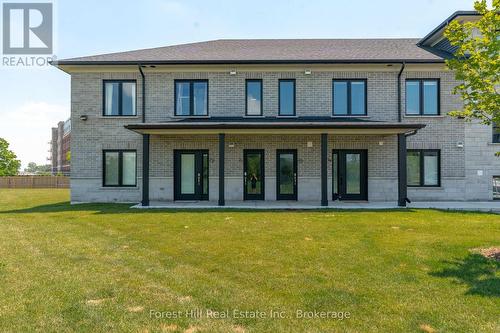 21 - 3202 VIVIAN LINE  Stratford, ON N5A 0K6