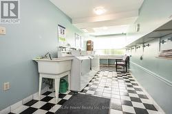 Common Laundry room - 