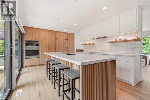 332 Newbold Court, Burlington, ON 