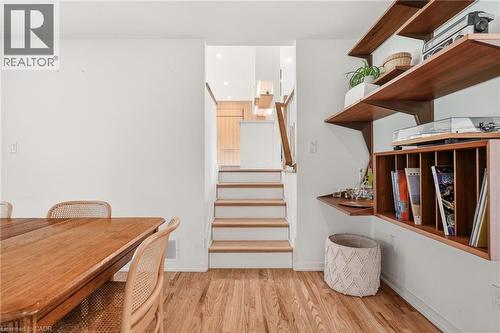 332 Newbold Court, Burlington, ON 