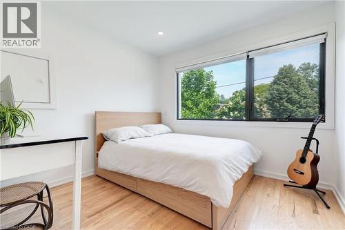 332 Newbold Court, Burlington, ON 