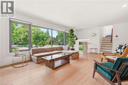 332 Newbold Court, Burlington, ON 