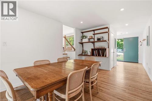 332 Newbold Court, Burlington, ON - Indoor Photo Showing Dining Room
