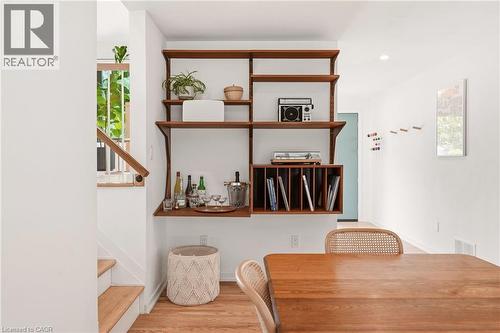 332 Newbold Court, Burlington, ON - Indoor