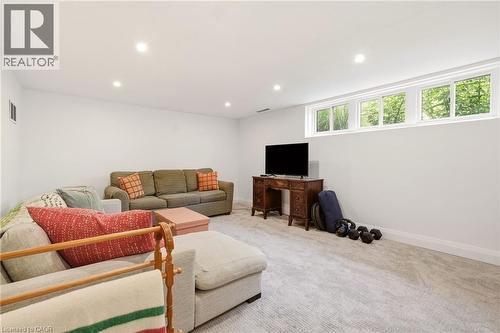 332 Newbold Court, Burlington, ON - Indoor