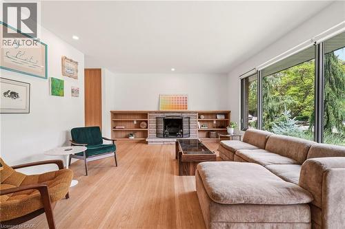 332 Newbold Court, Burlington, ON 