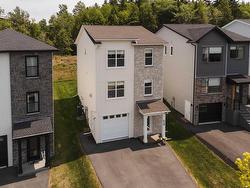 54 Pearlgarden Close  Dartmouth, NS B2X 0C2
