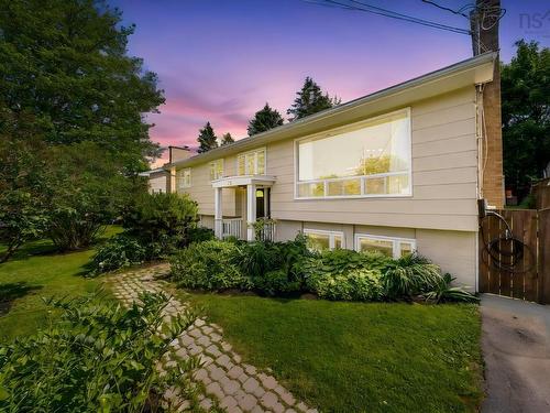 36 Stonehaven Road, Halifax, NS 