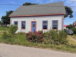 32 Wellington Street Westport, NS B0V 1H0