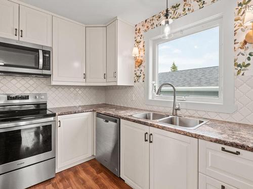 1241 Ketch Harbour Road, Ketch Harbour, NS - Indoor Photo Showing Kitchen With Double Sink With Upgraded Kitchen