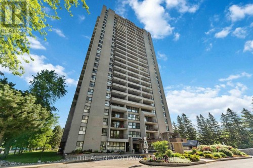 703 - 1785 FROBISHER LANE  Ottawa, ON K1G 3T7