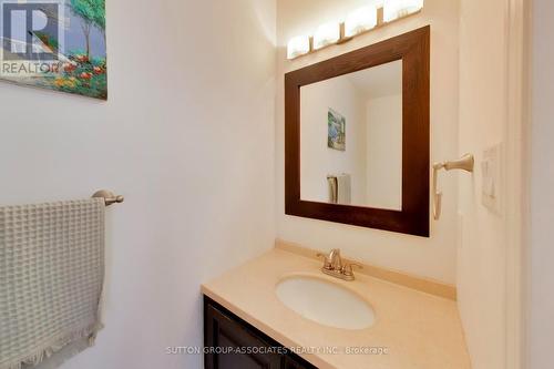 6321 Amber Glen Drive, Mississauga, ON 