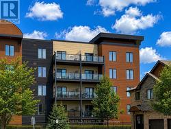 413 - 100 DEAN AVENUE Barrie, ON L9J 0H1