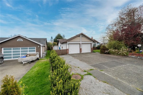 2095 Jahn Pl, Sidney, BC 
