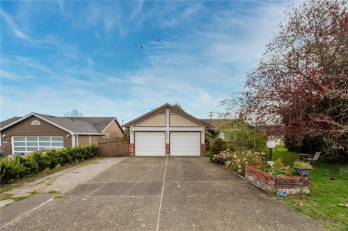 2095 Jahn Pl, Sidney, BC 