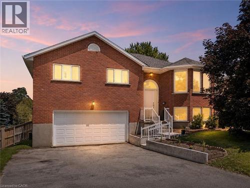 11 BONNIEWOOD Drive  Mapleton, ON N0G 1P0