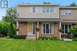 95 SEABROOKE DRIVE  Ottawa, ON K2L 2H9