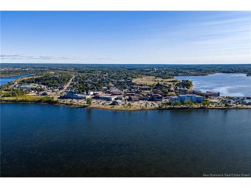 275 Main St, Bathurst, NB 